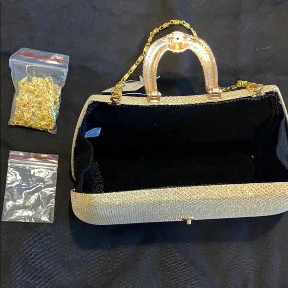 CLUTCH - Picture 5 of 5